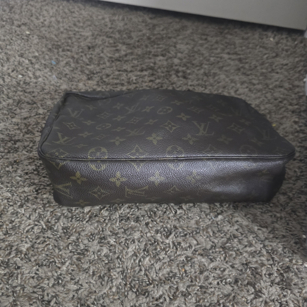 Louis Vuitton Brown Signiture Mono 28 Trousse Bag (FAIR/POOR)(COA)REHAB✨ - Picture 2 of 14